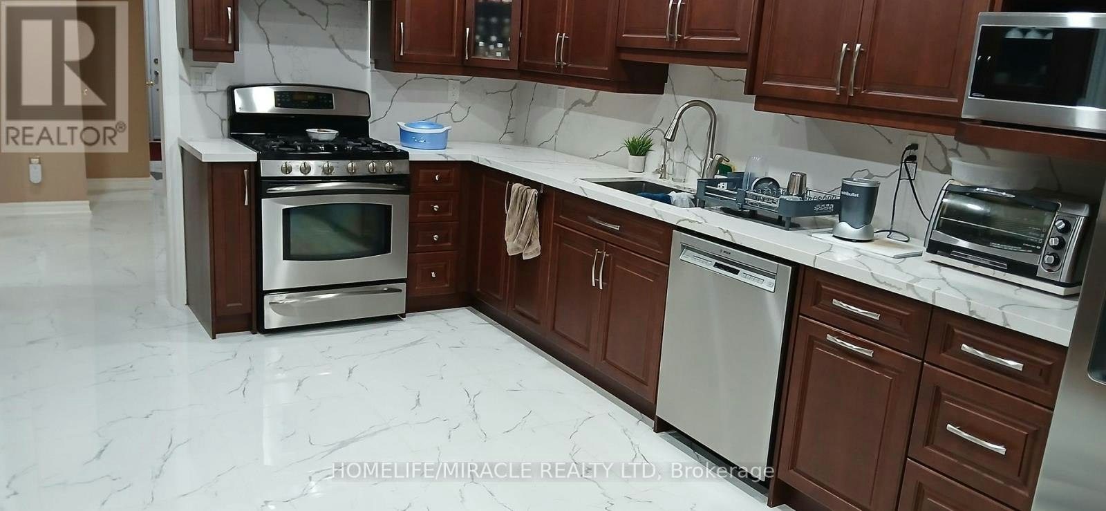 97 Wildberry Crescent, Brampton, ON, L6R 1J9 - 7