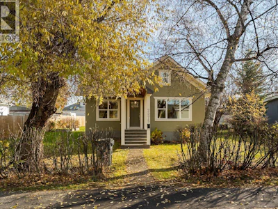 2275 Laurier Crescent - 2