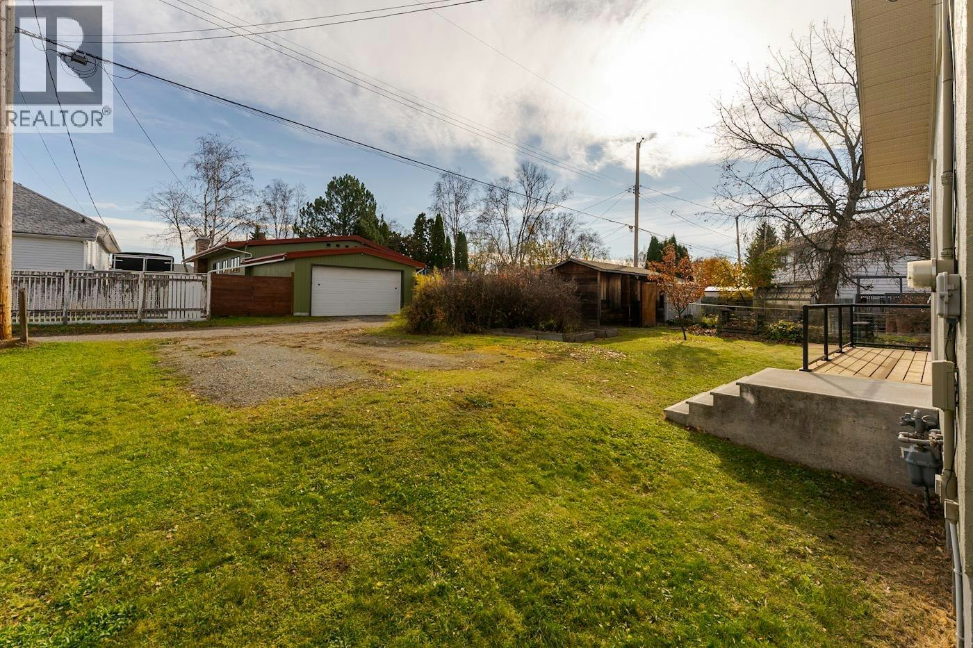 2275 Laurier Crescent - 5