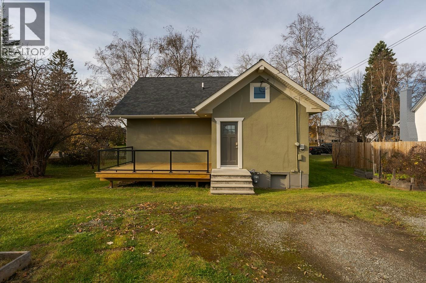 2275 Laurier Crescent - 4
