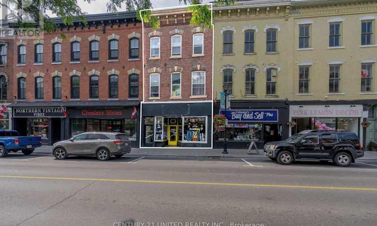 39 King Street W