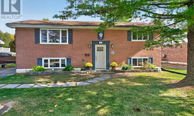 192 Camberley Crescent