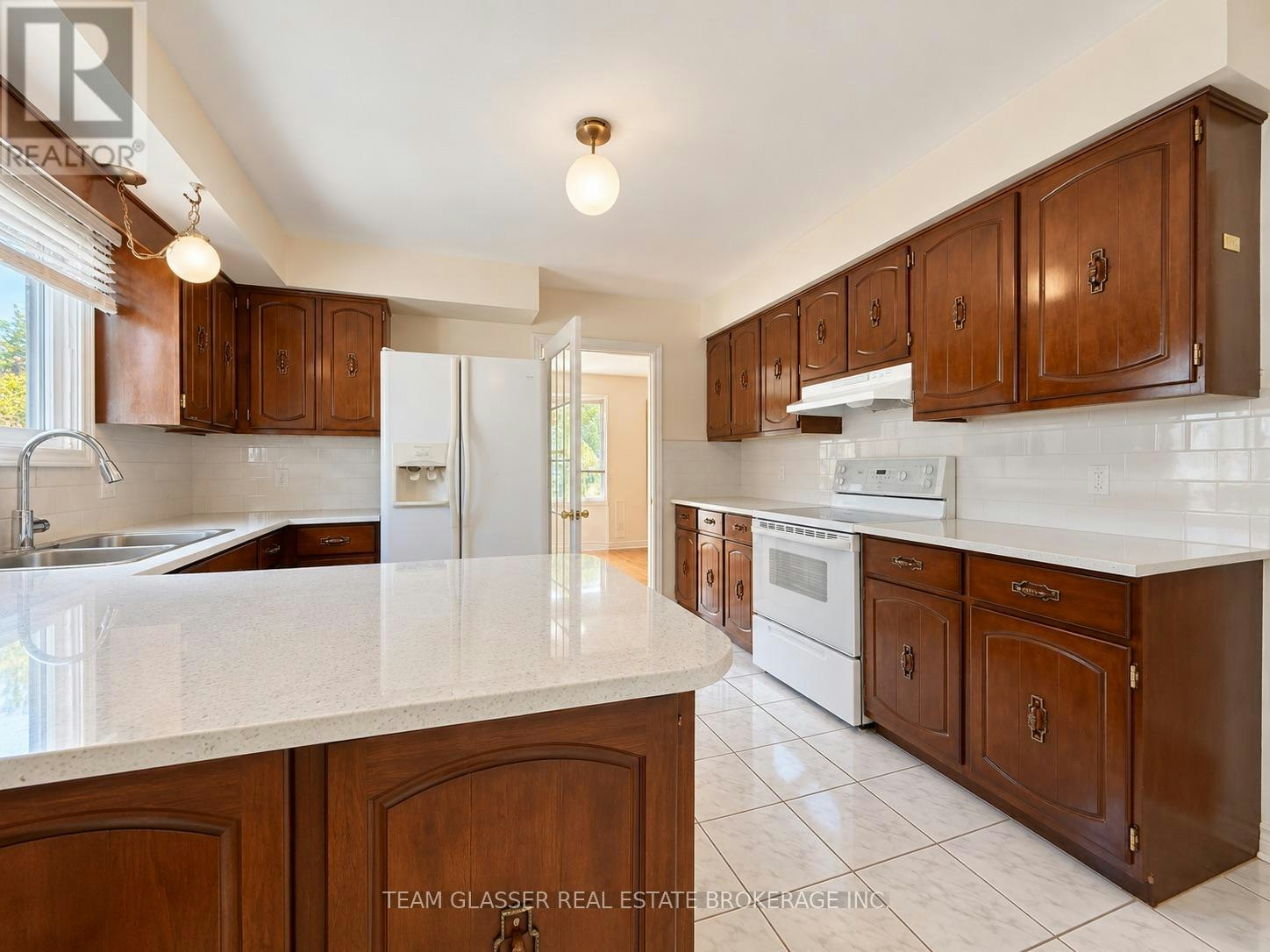 UPPER-7 Harrow Court, London, ON, N6C 5A6 - 8