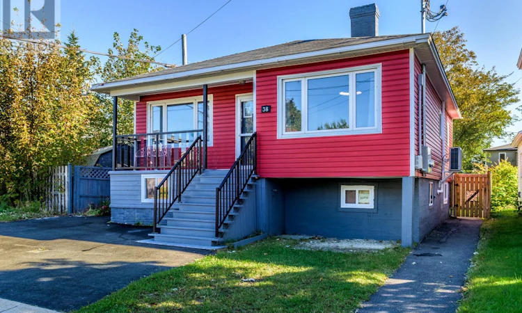 38 Smith Avenue