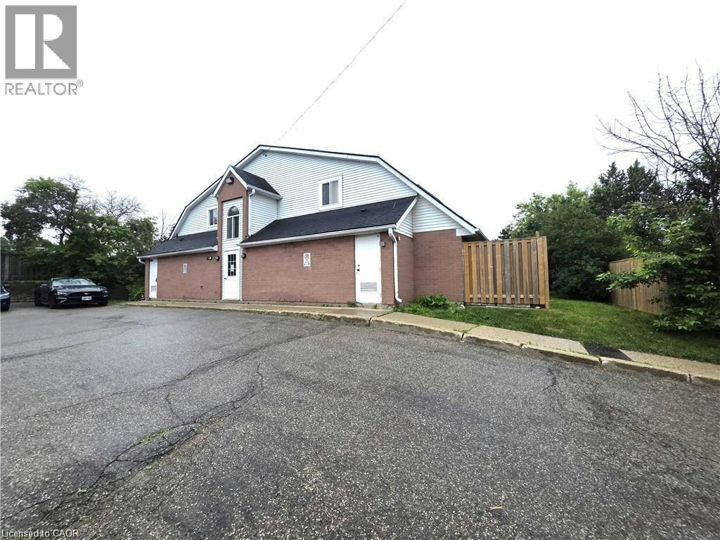 13-41 Valleyview Road, Kitchener, ON, N2E 3H9