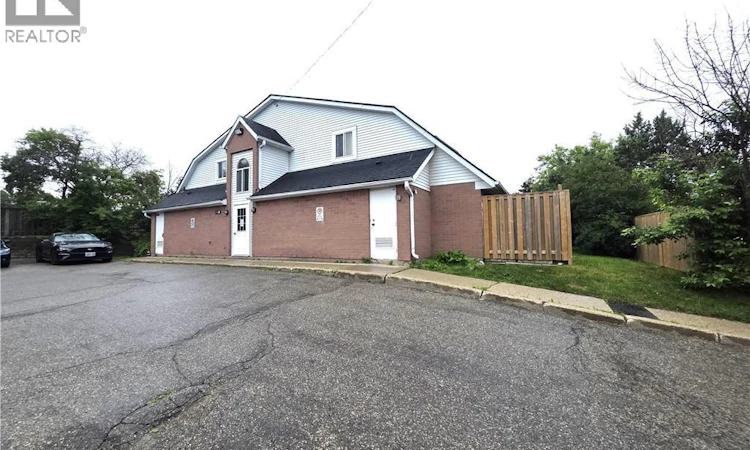 13-41 Valleyview Road