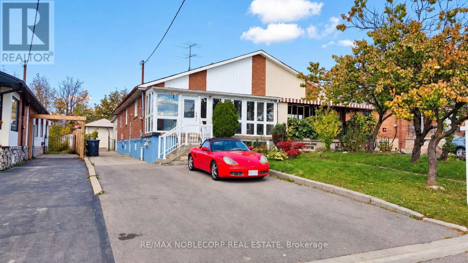 95 Snowood Court, Toronto, ON, M3N 1E7