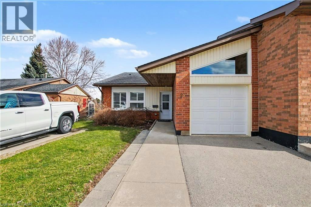 22 Sister Kern Terrace, Hamilton, ON, L9B 2M1
