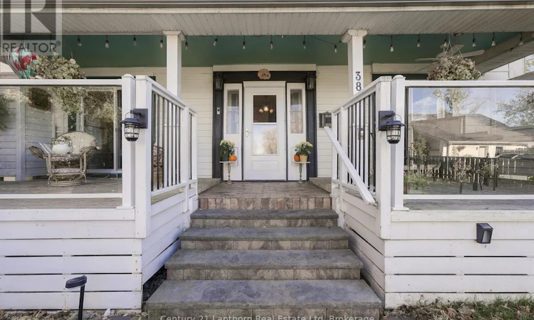 382 Front Street