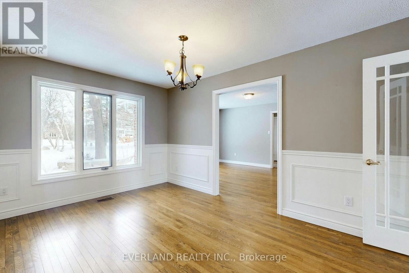 173 Thompson Drive, East Gwillimbury, ON, L9N 1E2 - 2