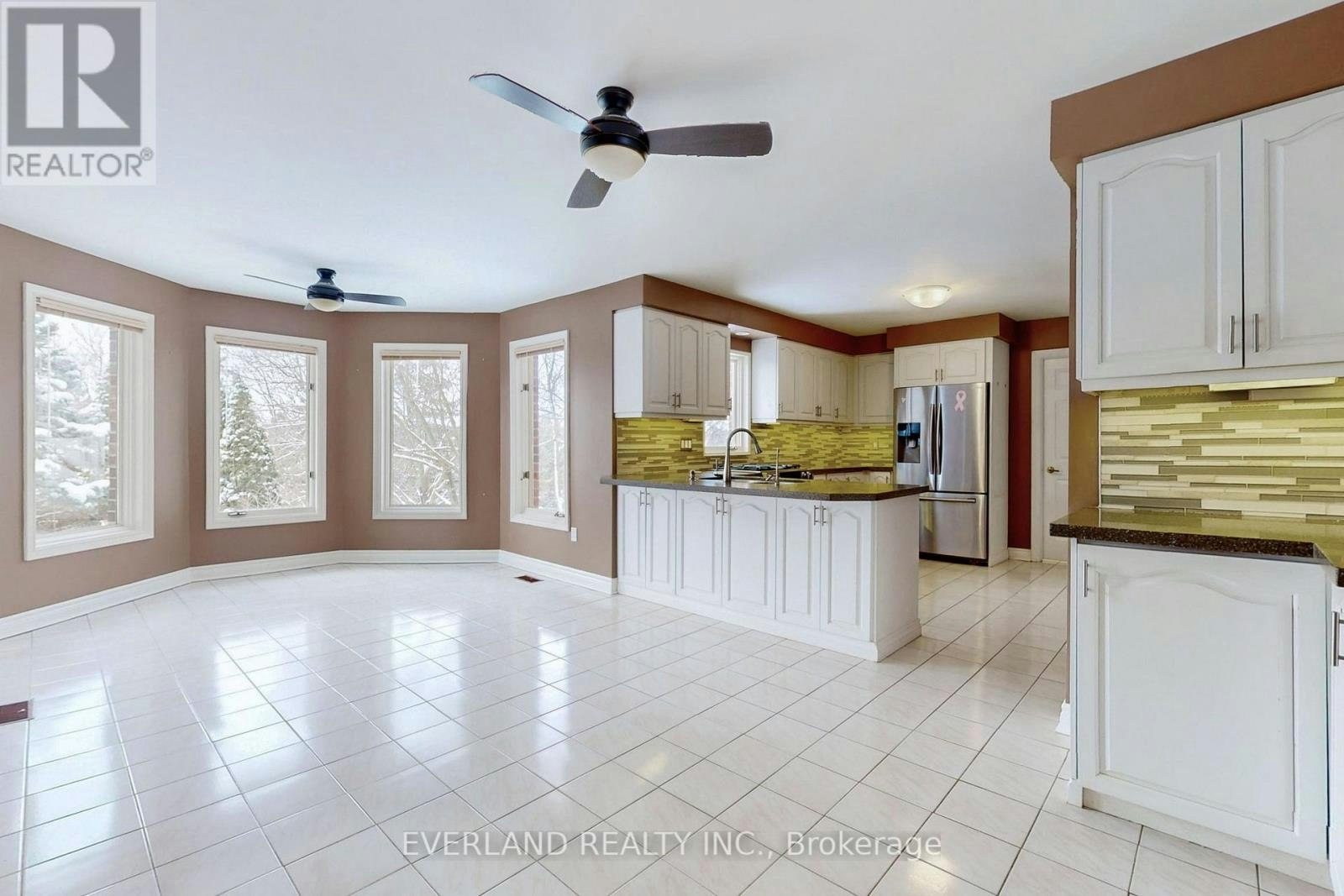 173 Thompson Drive, East Gwillimbury, ON, L9N 1E2 - 3