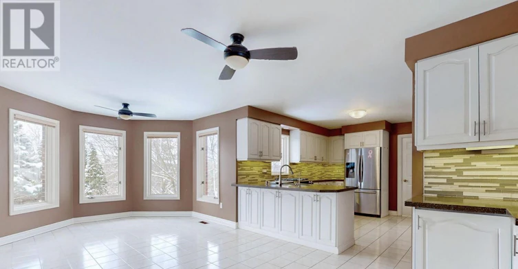 173 Thompson Drive, East Gwillimbury, ON, L9N 1E2 - 3