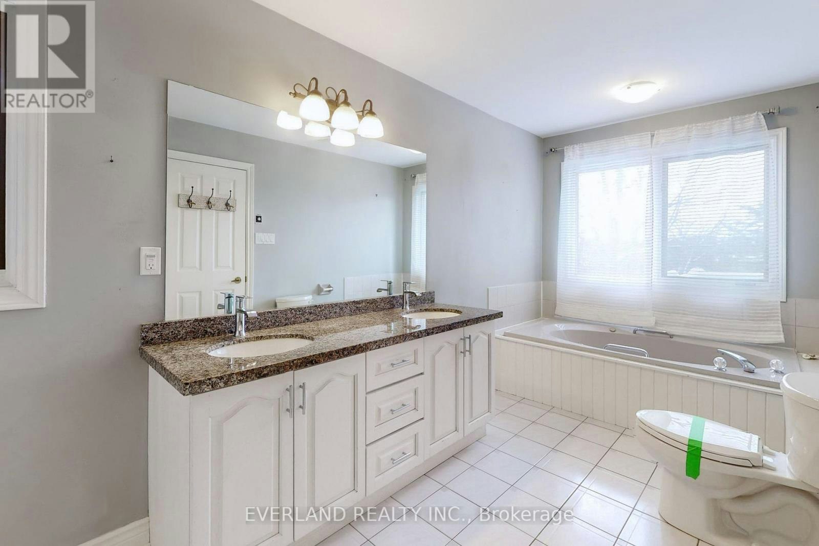 173 Thompson Drive, East Gwillimbury, ON, L9N 1E2 - 11