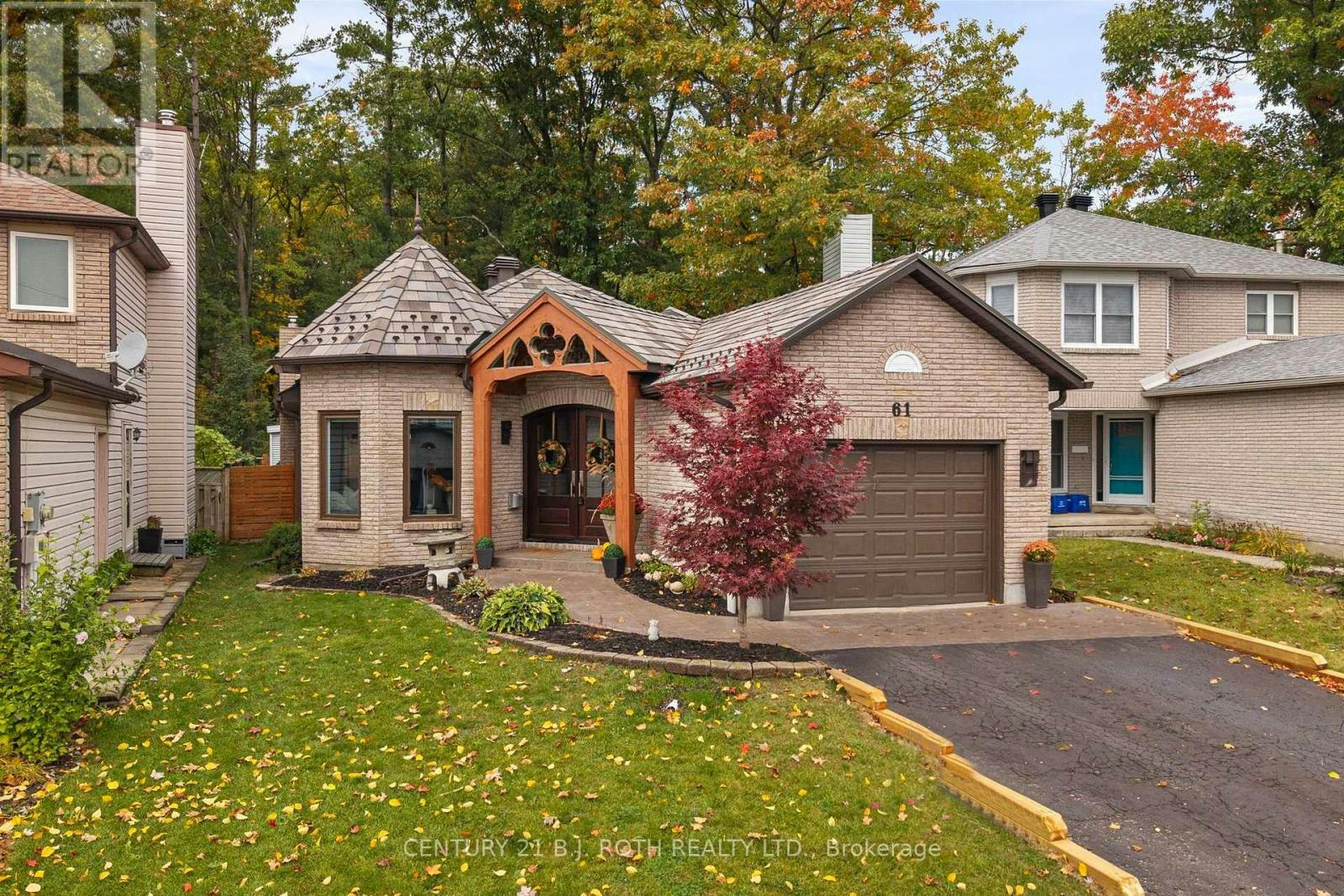 61 Orwell Crescent, Barrie, ON, L4N 6M6