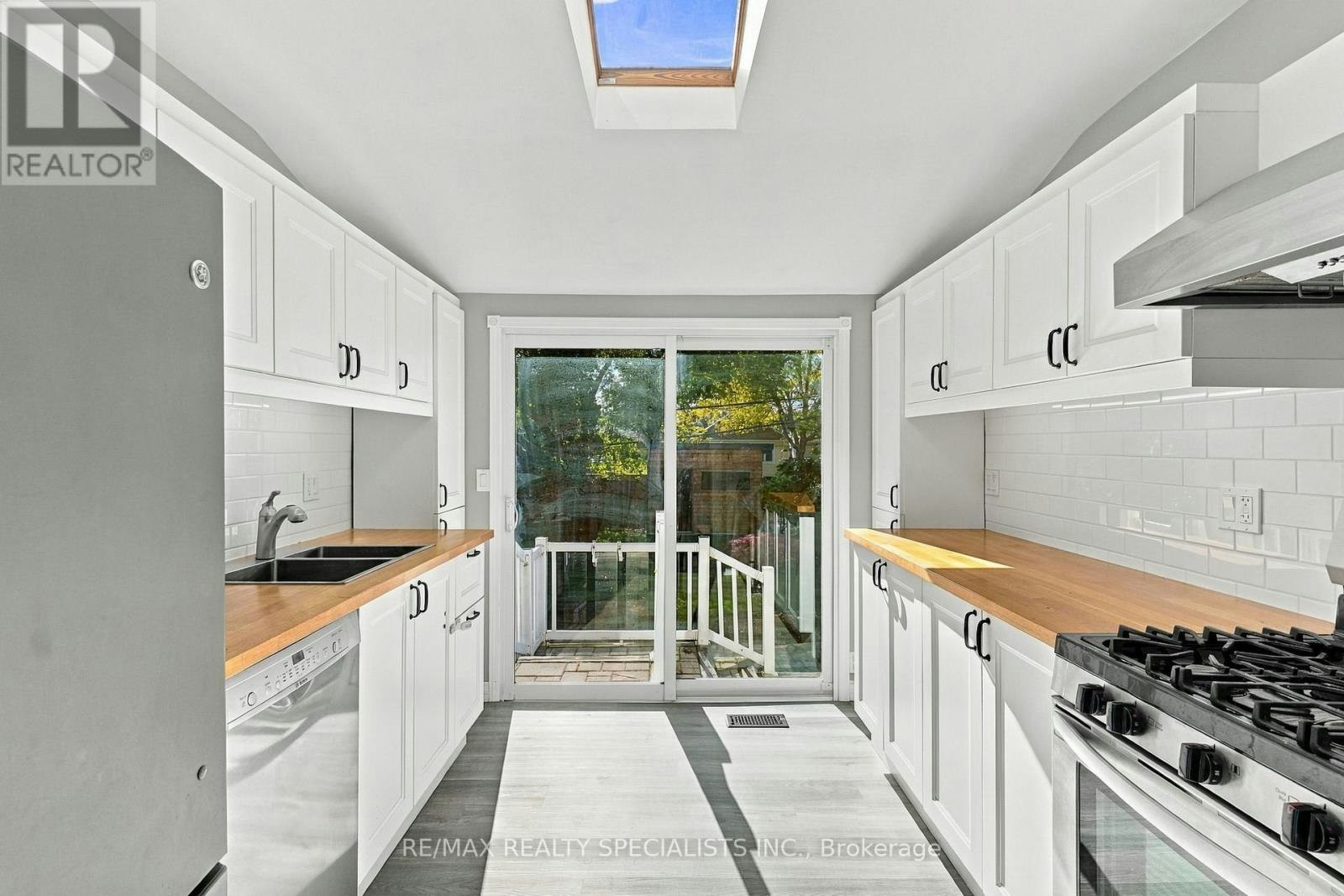 141 Lake Crescent, Toronto, ON, M8V 1W2 - 8