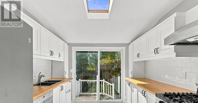 141 Lake Crescent, Toronto, ON, M8V 1W2 - 8