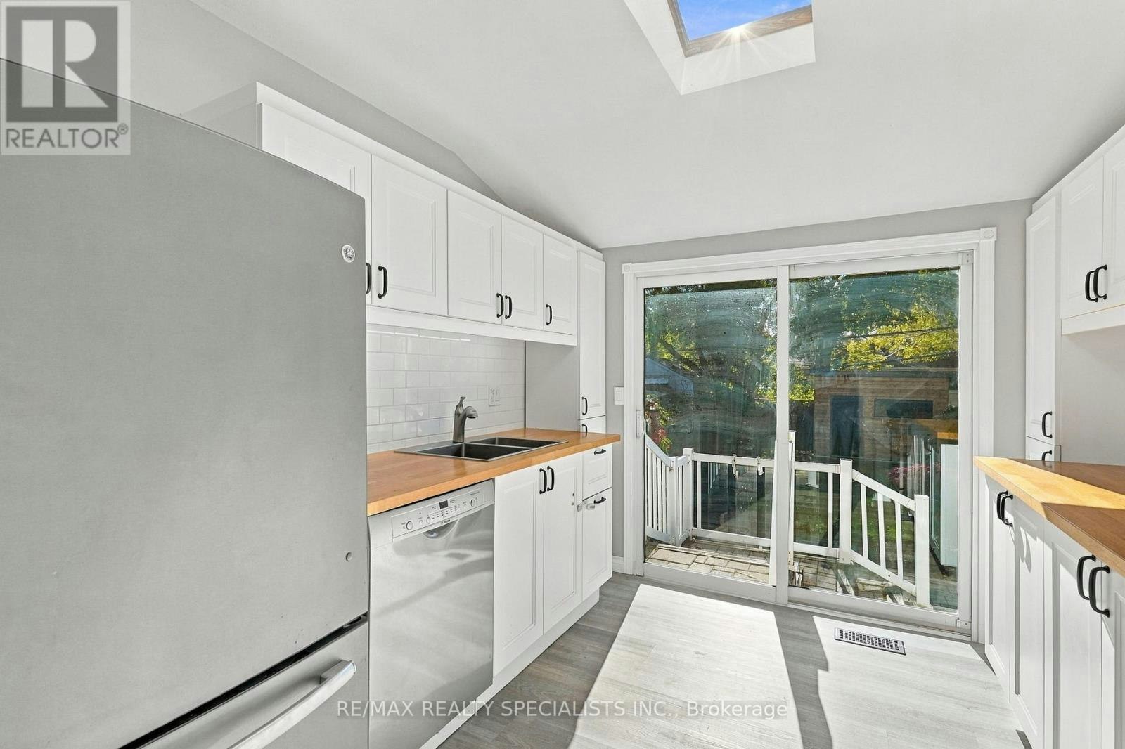 141 Lake Crescent, Toronto, ON, M8V 1W2 - 10