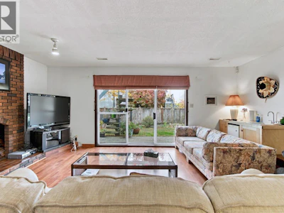 6728 Medd Road - 5