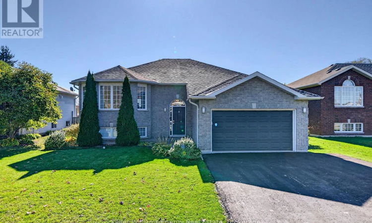 53 Lake Breeze Court