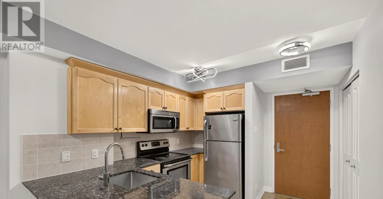 506-242 Rideau Street, Ottawa, ON, K1N 0B7 - 2