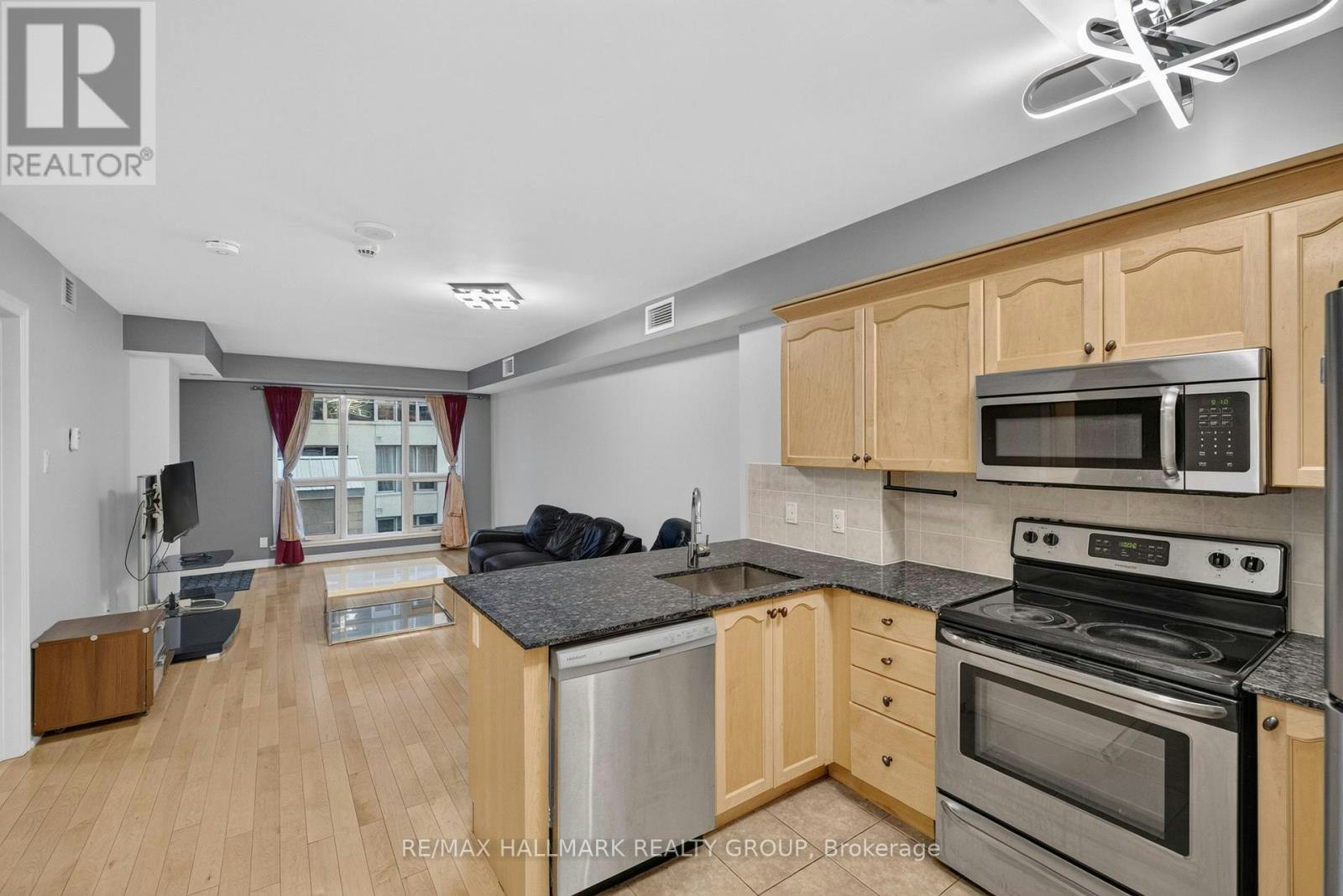 506-242 Rideau Street, Ottawa, ON, K1N 0B7 - 4