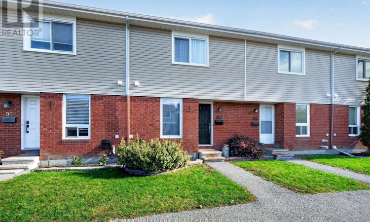 38-953 Cookshire Crescent