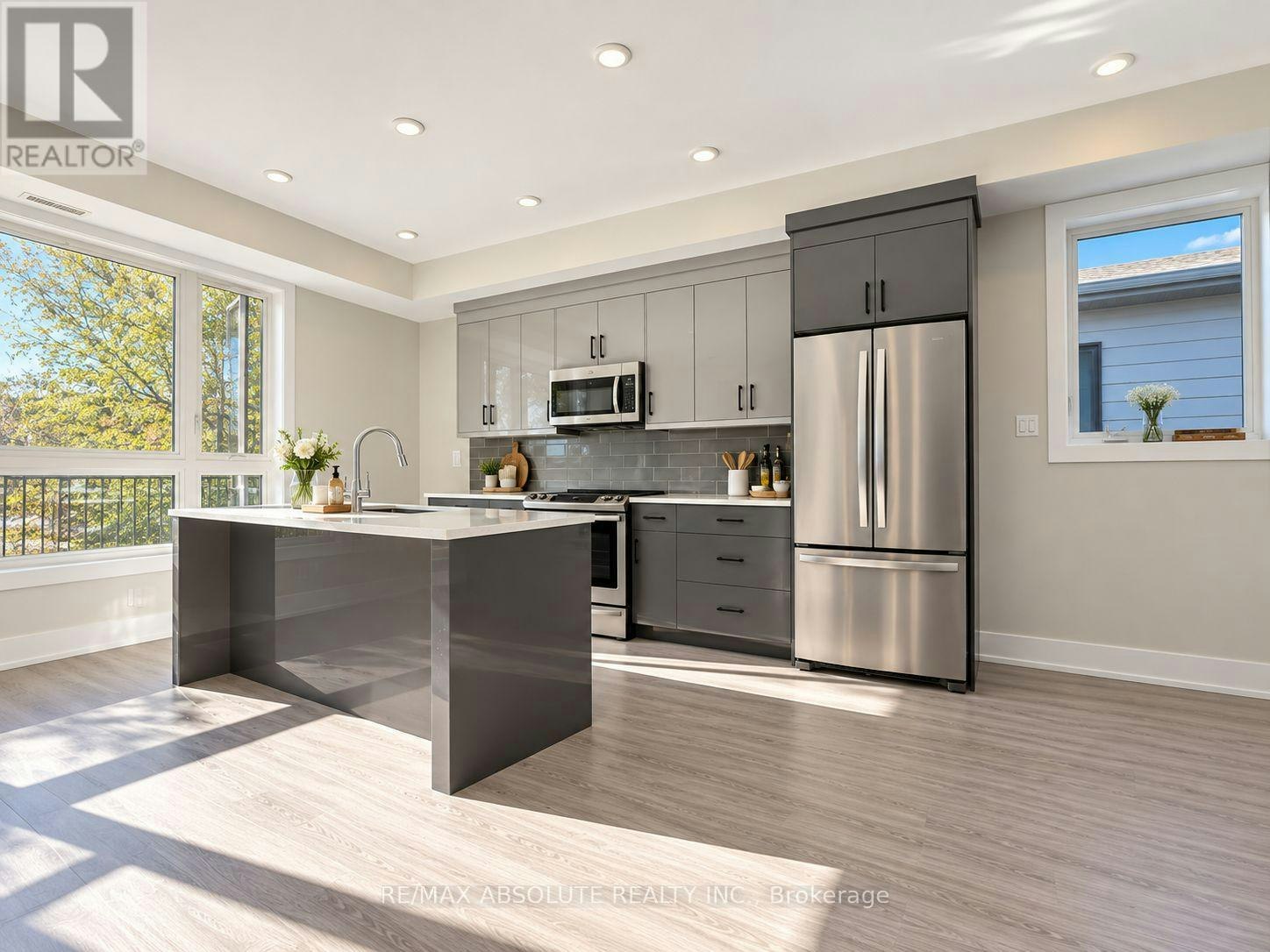 3-300 Elmgrove Avenue, Ottawa, ON, K1Z 6V1 - 3