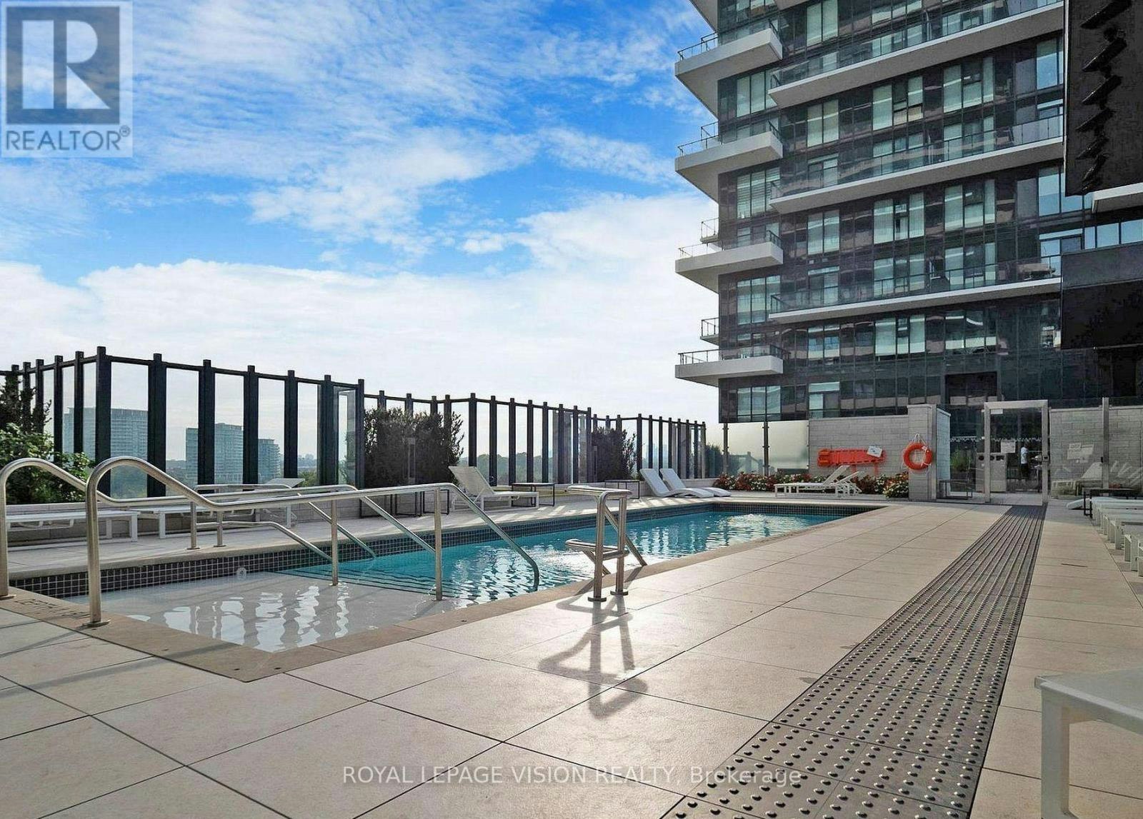 404-30 Inn ON The Park Drive, Toronto, ON, M3C 0P7 - 13