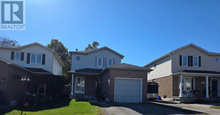 35 Kingsview Court, Clarington, ON, L1E 1E7 - 2
