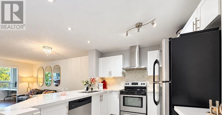 115-326 Major Mackenzie Drive E, Richmond Hill, ON, L4C 8T4
