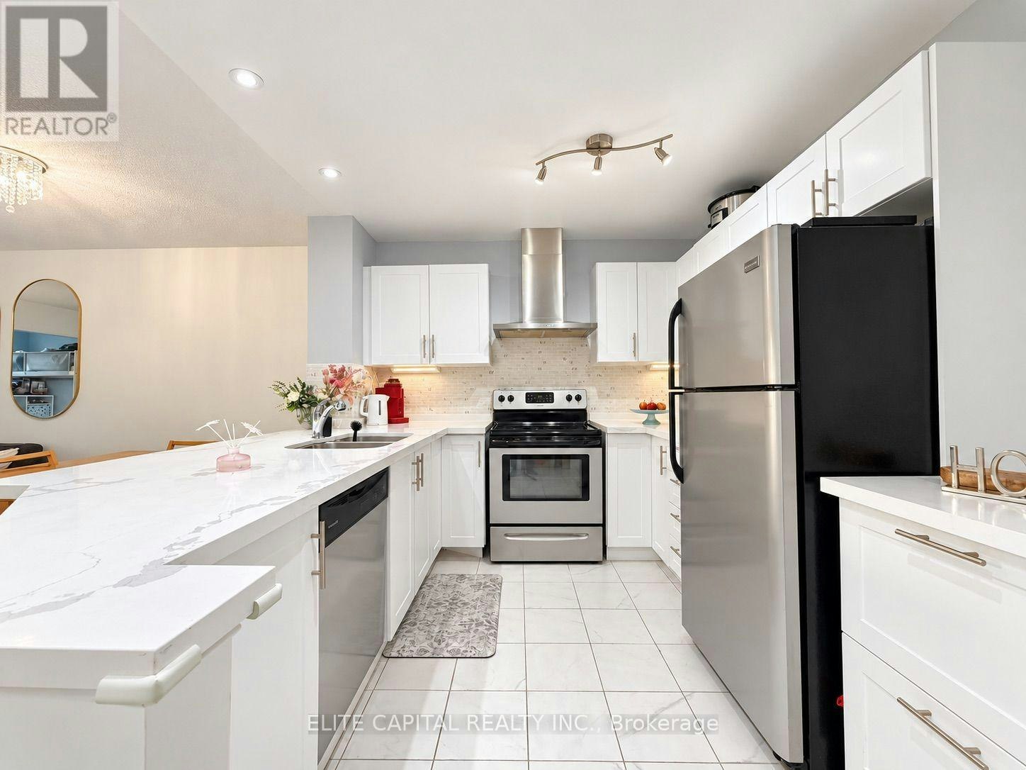 115-326 Major Mackenzie Drive E, Richmond Hill, ON, L4C 8T4 - 2
