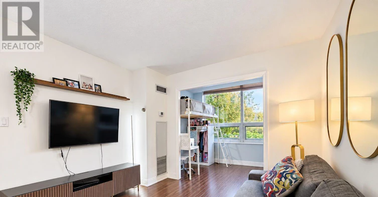 115-326 Major Mackenzie Drive E, Richmond Hill, ON, L4C 8T4 - 4