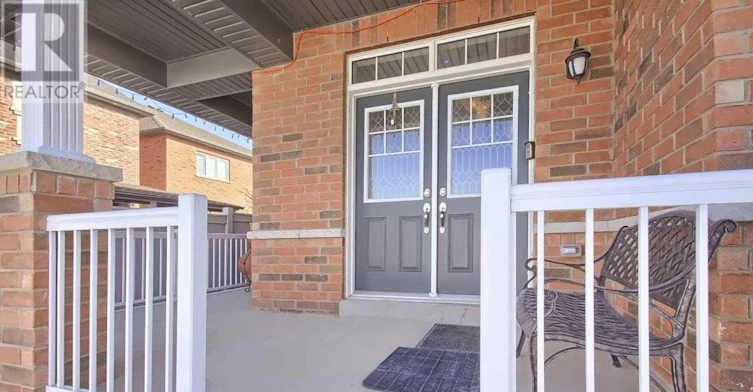 170 Gibson Circle, Bradford West Gwillimbury, ON, L6B 1H9 - 2
