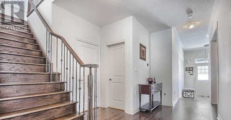 170 Gibson Circle, Bradford West Gwillimbury, ON, L6B 1H9 - 4