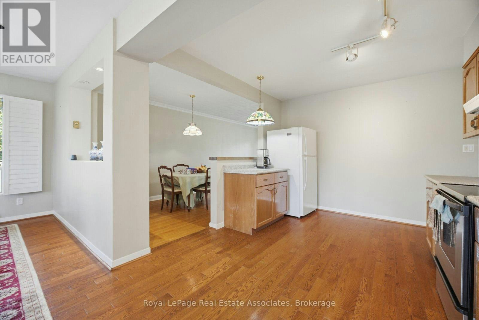 1636 Springwell Avenue, Mississauga, ON, L5J 3H9 - 16