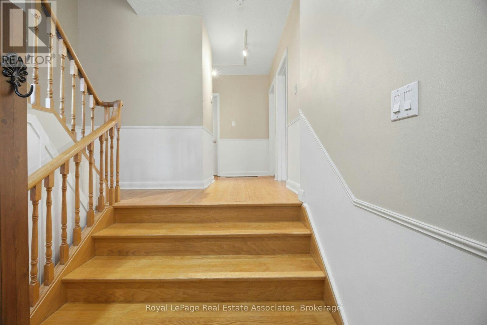 1636 Springwell Avenue, Mississauga, ON, L5J 3H9 - 7