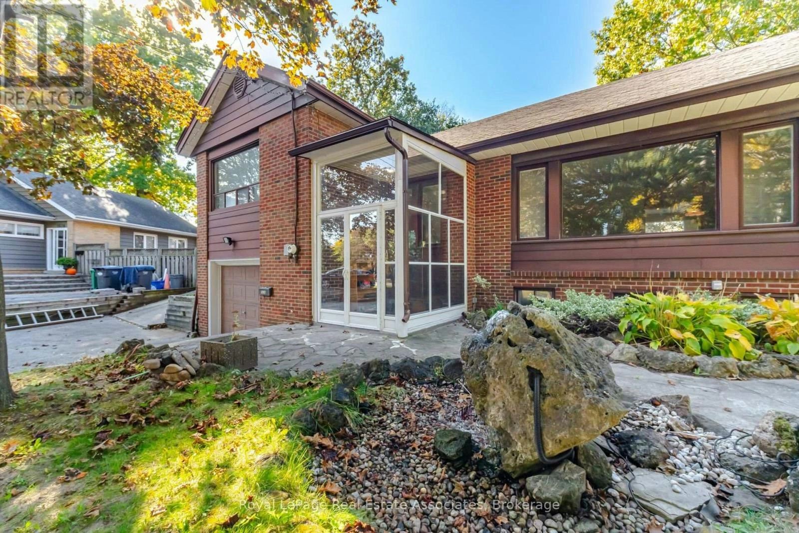 1636 Springwell Avenue, Mississauga, ON, L5J 3H9 - 4