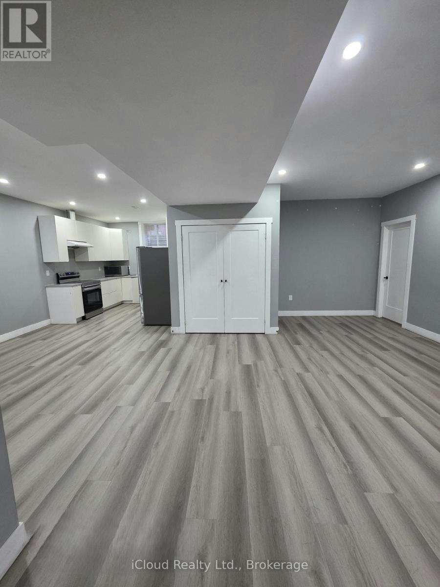 646 5th Street WEST, Hamilton, ON, L9C 3R2 - 3
