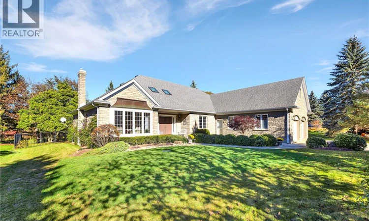10 Meadow Heights Drive