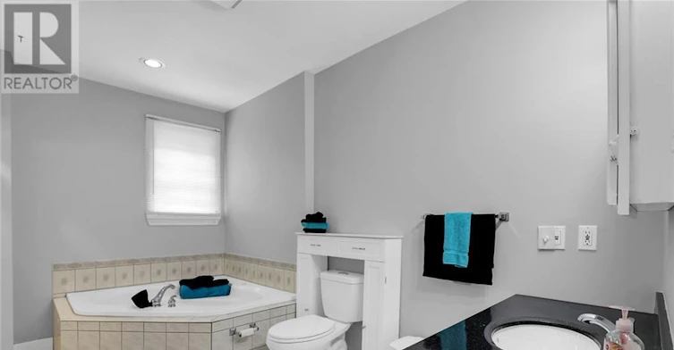 213 Wellington Street, London, ON, N6B 2L2 - 16
