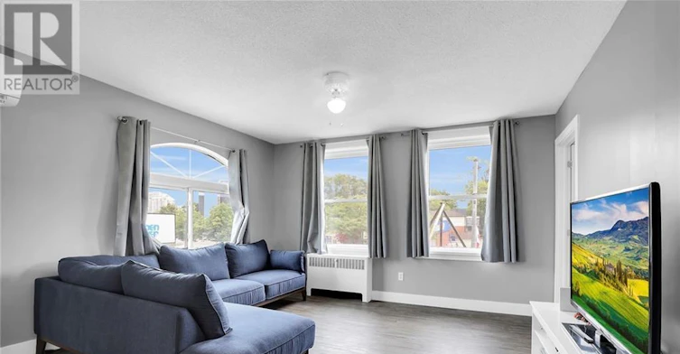 213 Wellington Street, London, ON, N6B 2L2 - 3