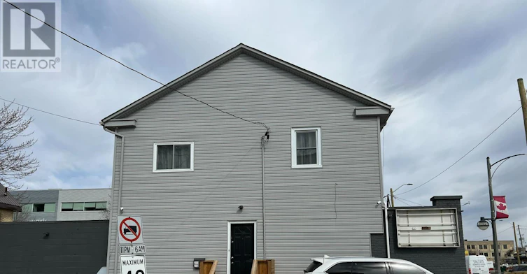 213 Wellington Street, London, ON, N6B 2L2