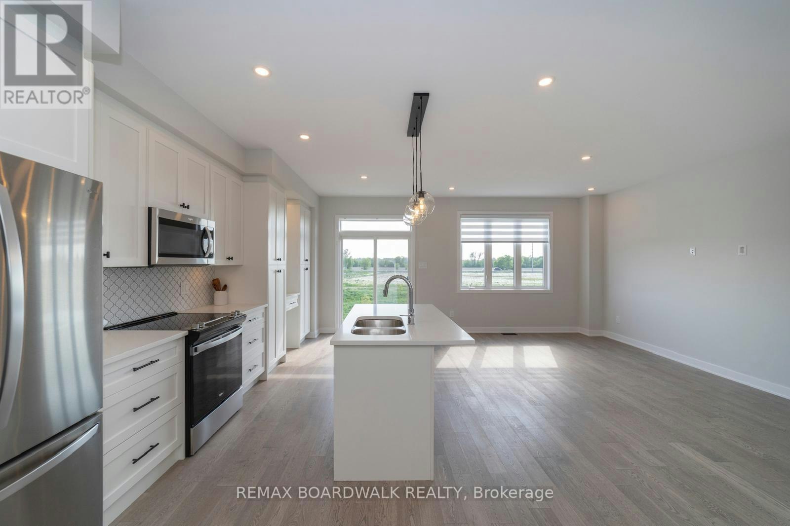 128 Main Halyard Lane, Ottawa, ON, K2J 7B6 - 4
