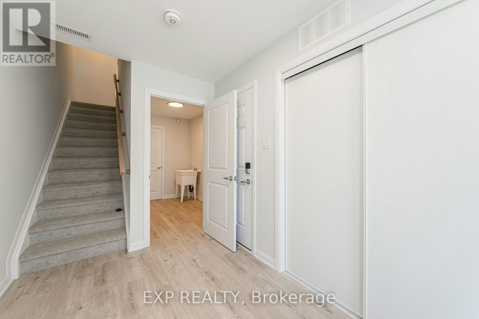 657 Moonglade Crescent, Ottawa, ON, K2J 7N2 - 5