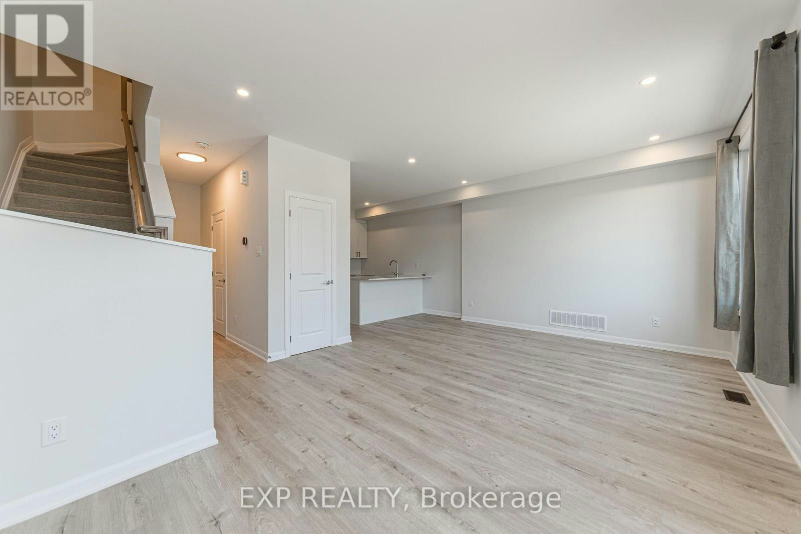 657 Moonglade Crescent, Ottawa, ON, K2J 7N2 - 10