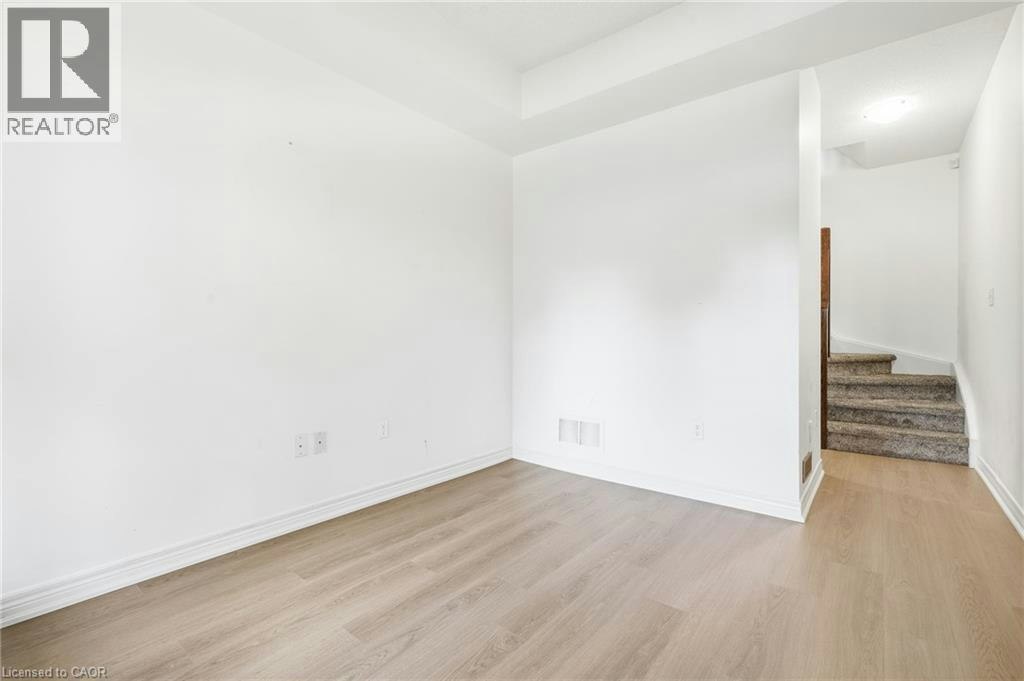10-362 Plains Road E, Burlington, ON, L7T 0A4 - 4