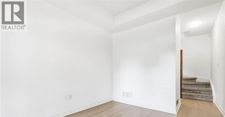 10-362 Plains Road E, Burlington, ON, L7T 0A4 - 4