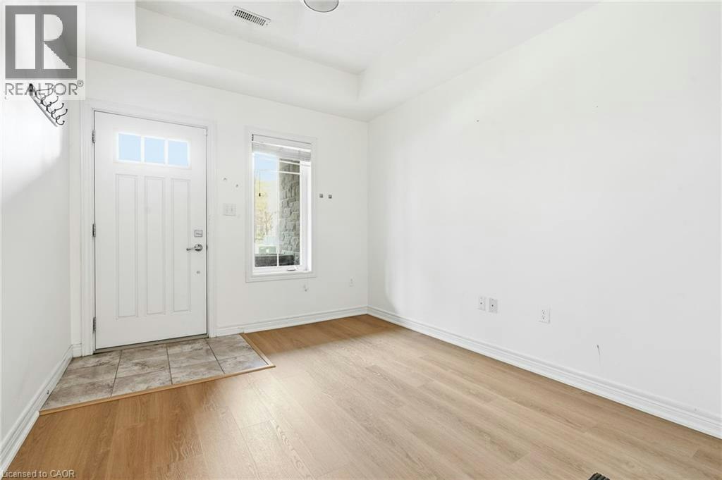 10-362 Plains Road E, Burlington, ON, L7T 0A4 - 3