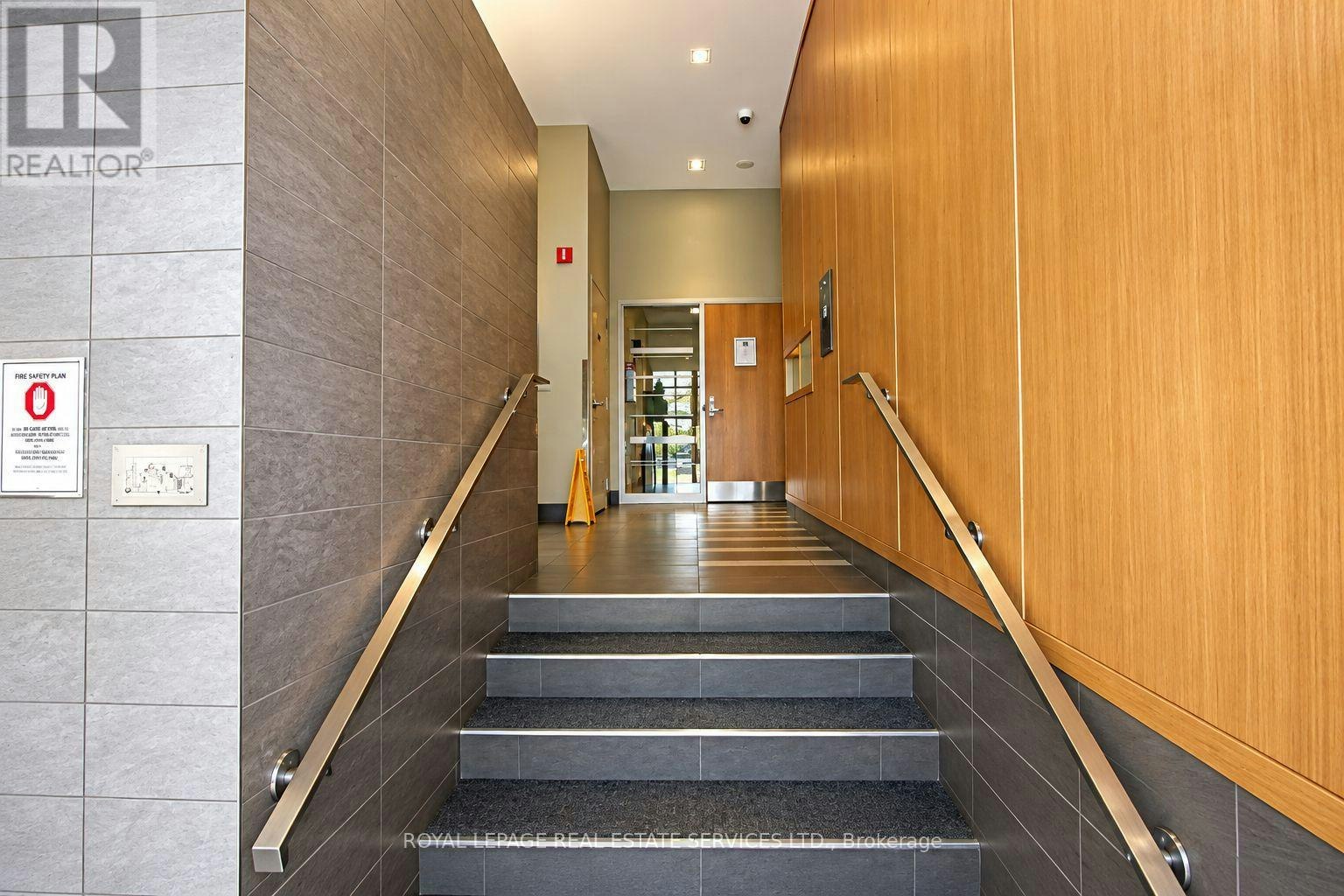 1005-4 Elsinore Path, Toronto, ON, M8V 4G7 - 3