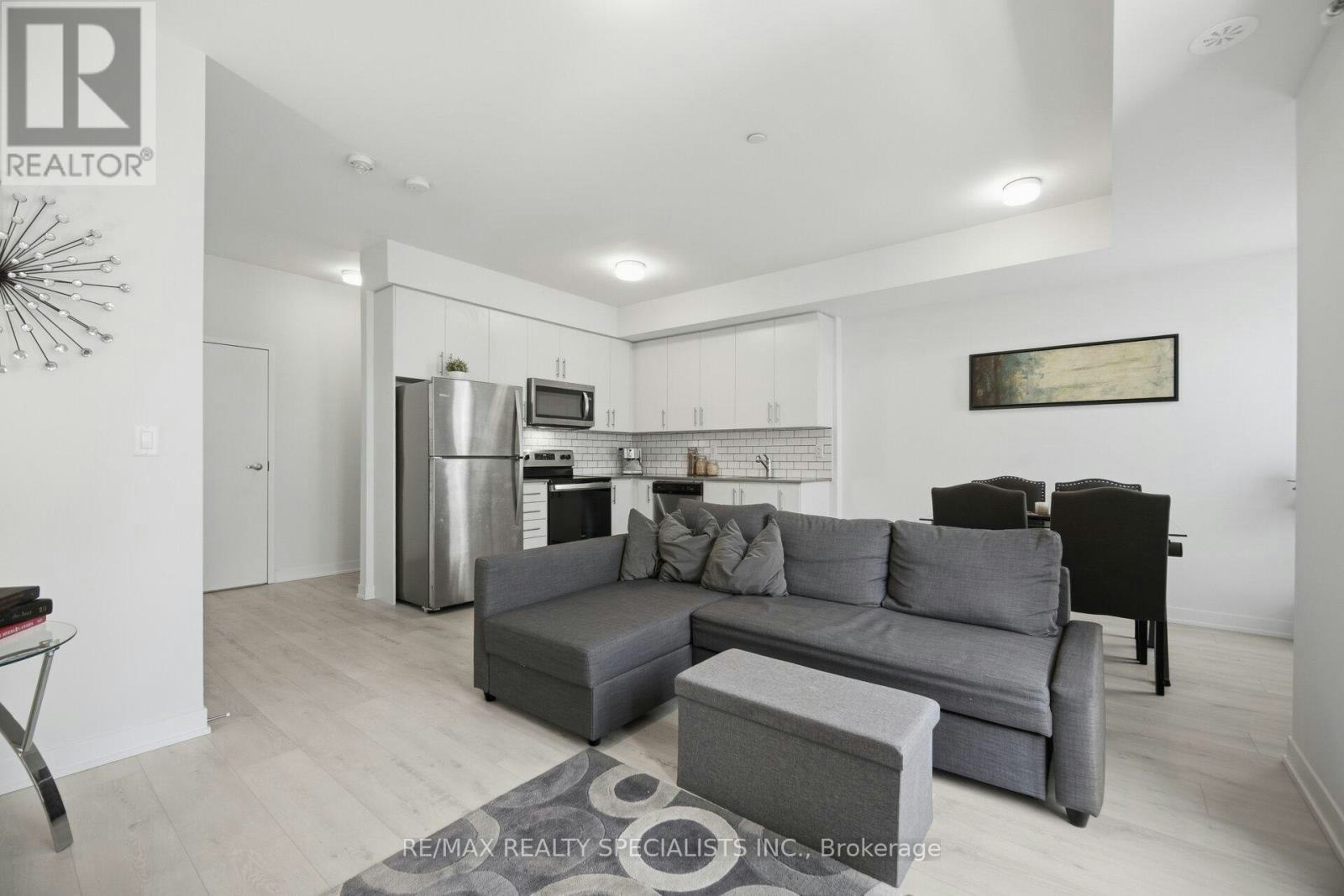 21-3405 Ridgeway Drive, Mississauga, ON, L5L 0B9